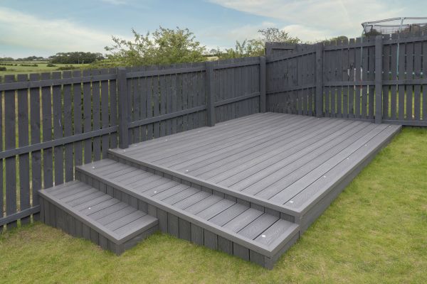 Vinyl Deck Construction in Prior Lake